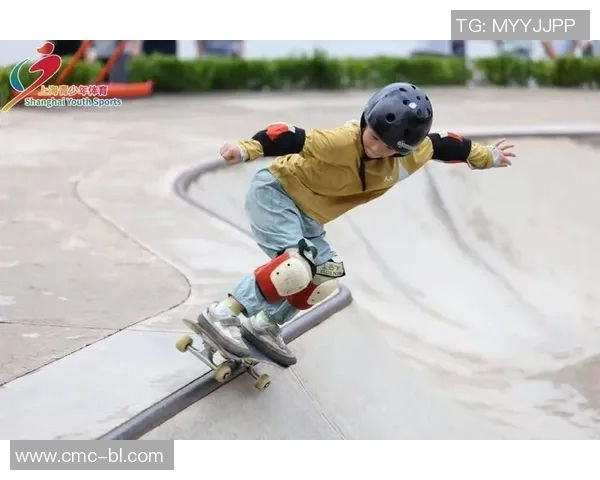 重庆滑板队默契配合揭秘探索团队精神与技术的完美融合