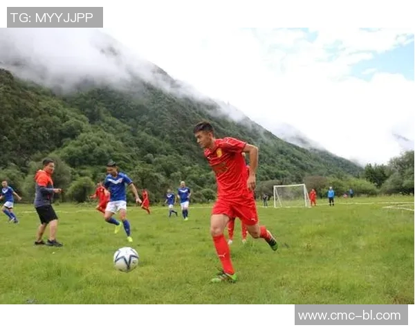 吉达阿赫利与棉衣的激烈对决展现足球魅力与团队精神的巅峰对抗